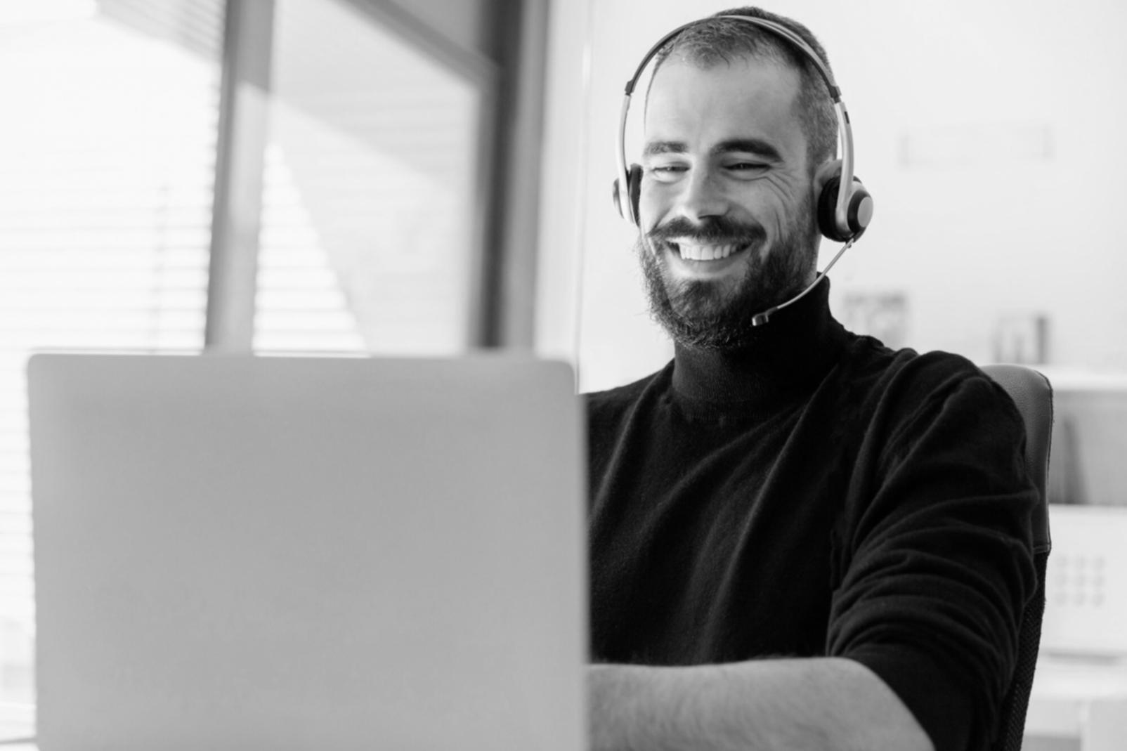 Postazione di lavoro per trattamenti estetici con attrezzature moderne